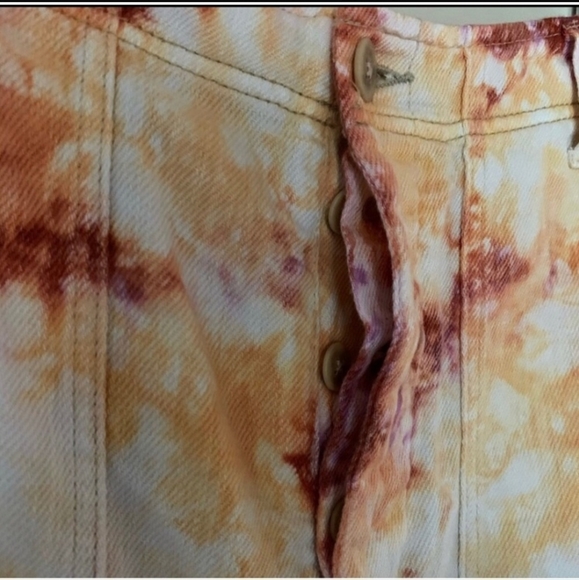 FREE PEOPLE she's a legend tye dye shorts. - Picture 4 of 5